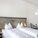 1695 펜션 *